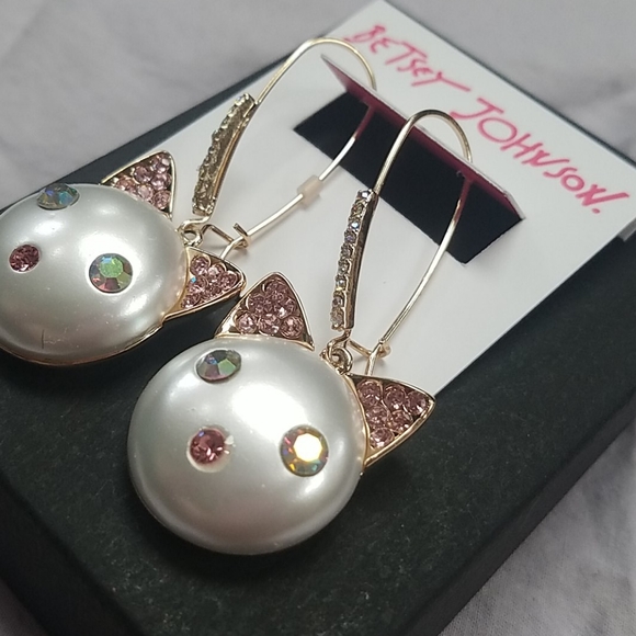 Betsey Johnson cat pearl face dangle Earrings - Picture 2 of 4